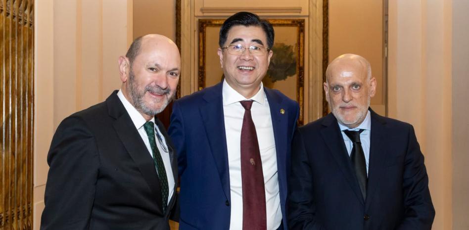 宝威体育官方网站-特瓦斯：中国队有望未来跻身世界前十，但需要中超更具竞争力